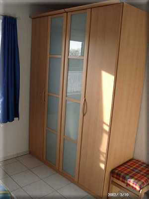 der Schlafzimmerschrank